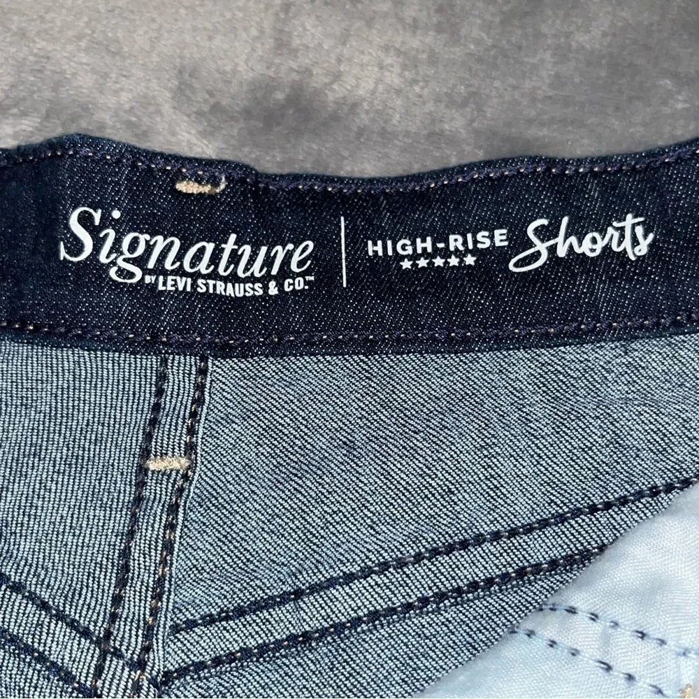 Signature by Levi Strauss High Rise Denim Jean Shorts Women’s Size 8 Waist 29